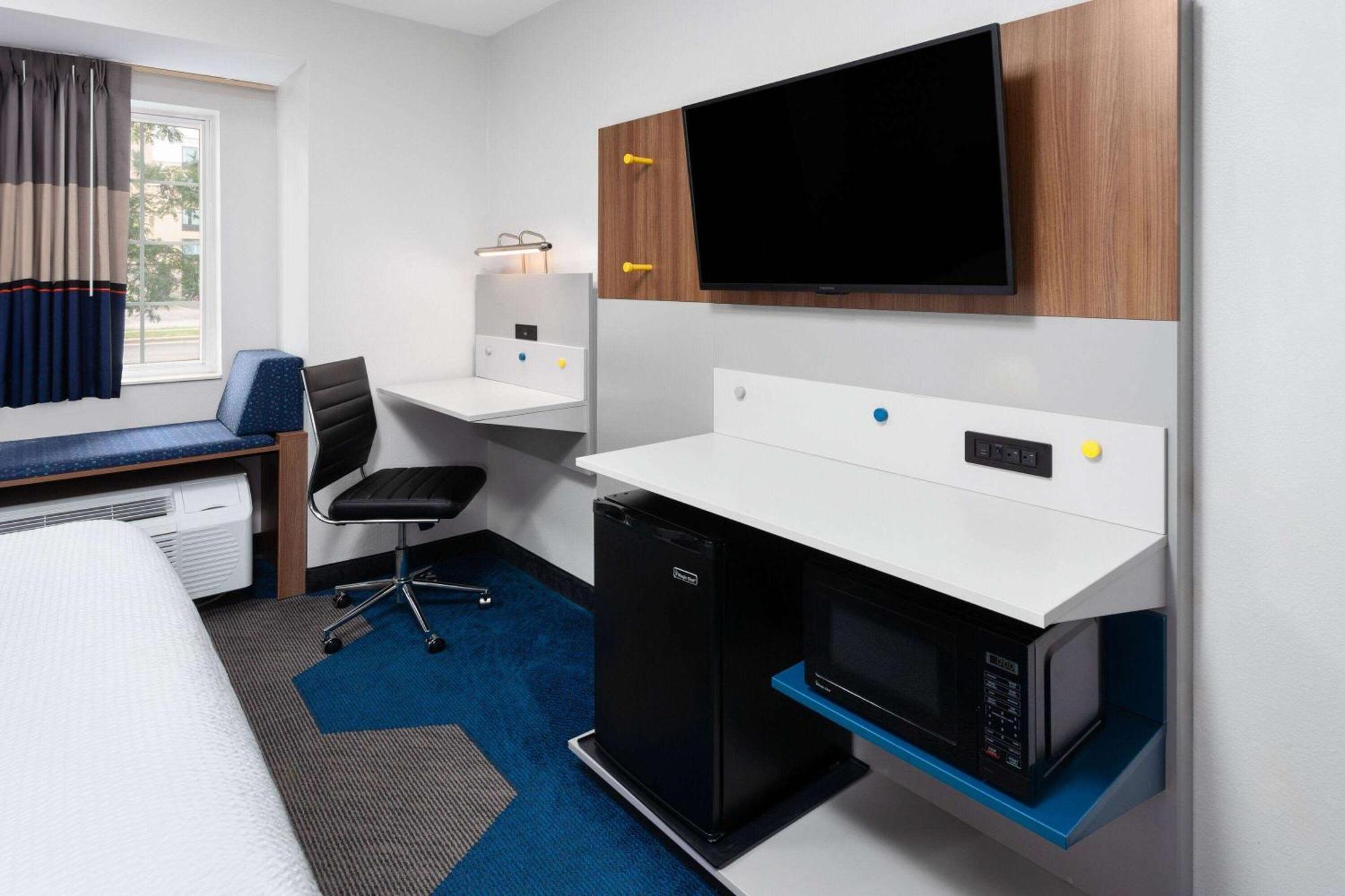 Microtel Inn By Wyndham Janesville Eksteriør billede